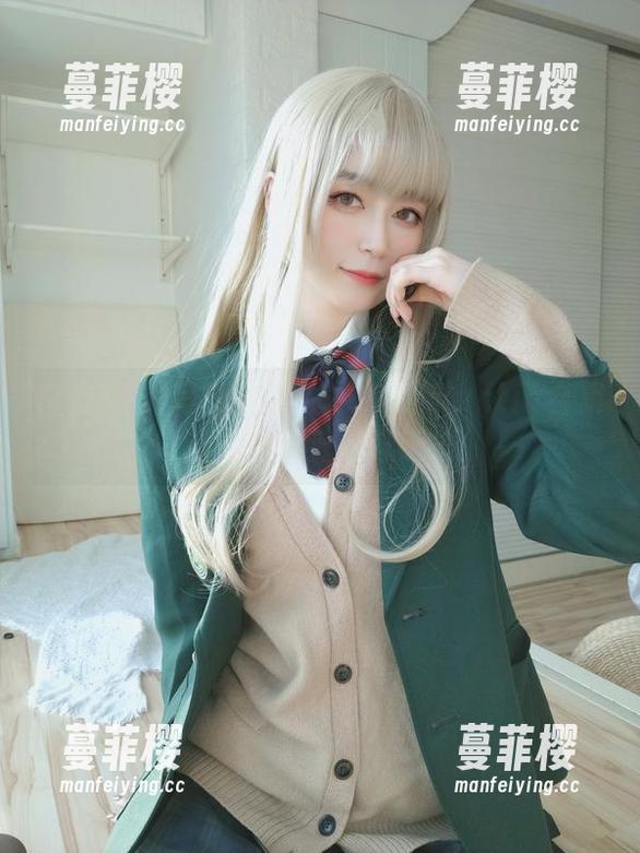 白银81的写真秘籍：2022年fantia合集让人看得流连忘返！