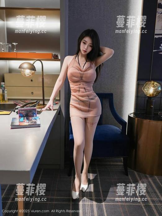 秀人网 - 别说，我竟然对刘婷婷的最新“肉丝”原图有点动心，要不要约一波？
