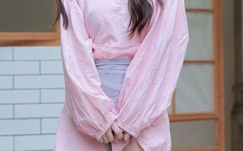 秀人网 – 听说卓芷伊EricA的眼镜写真更新，不管内容如何，反正又是一次“羡慕嫉妒恨”的体验吧！