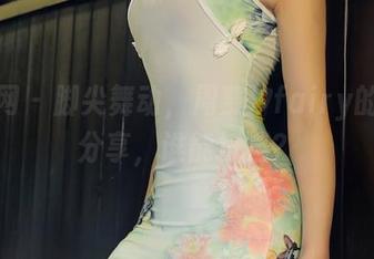 秀人网 – 脚尖舞动，周慕汐fairy的美脚分享，谁能抵挡？