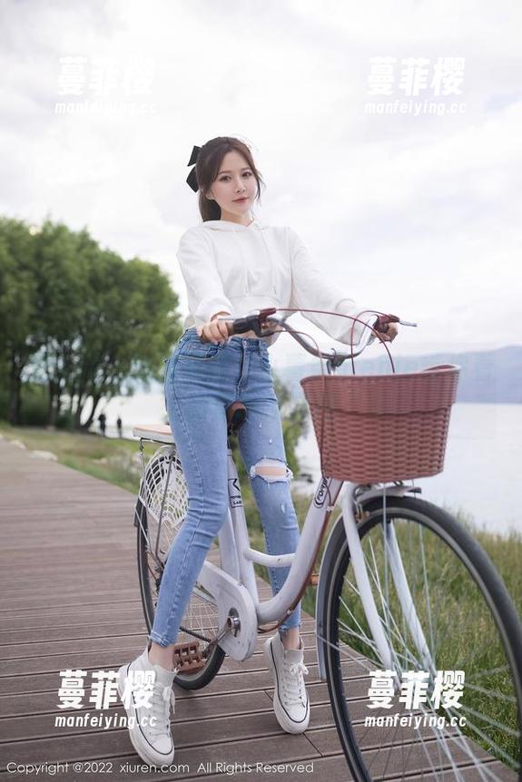 秀人网-小薯条nienie 秀人网 - 高清写真:小薯条nienie带你看眼镜的新操控