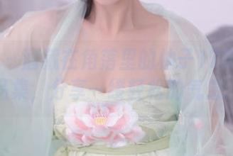 秀人网 – 潜藏在角落里的柚子178制服作品集，分享一缕轻松的气息。