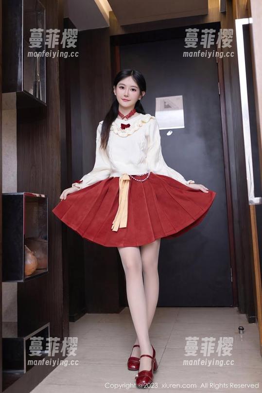 秀人网 - 王馨瑶Yanni的美图更新，竟然发现了一些藏在角落里的秘密…