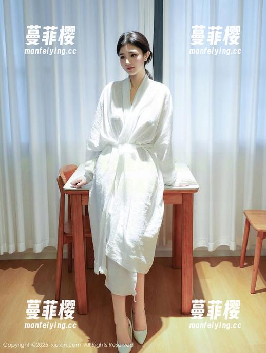 秀人网 - 偷偷看白微Sera的美图，美足玩得真溜