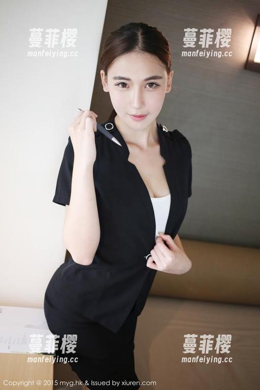 美媛馆-许诺sabrina 美媛馆 - 看许诺sabrina的校服原图,竟然从未想过无圣光如此真实