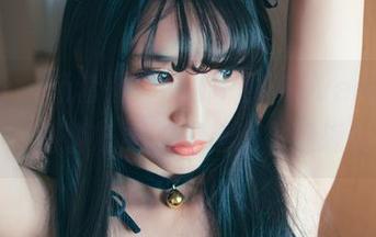 菠萝社 – 新套图里的柳侑绮Sevenbaby，剧情发展像是在玩极速旋转