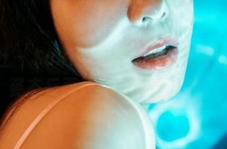 蜜桃社 – Suki短裤套图，微微不经意的姿态反而让我想多看几眼。