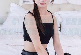 袜啵啵 – 看!甜甜圈在运动,原图里的每个角度都让我想问:她是怎么做到的?