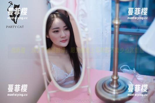 轰趴猫-阳光 轰趴猫 - 洗了个油亮的澡,阳光的线上写真能不能少点沉重感