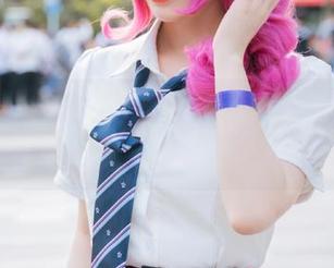 看了阿九从不咕咕的海边写真集，“资源”竟然给我的夏日妆点添了点小心思。