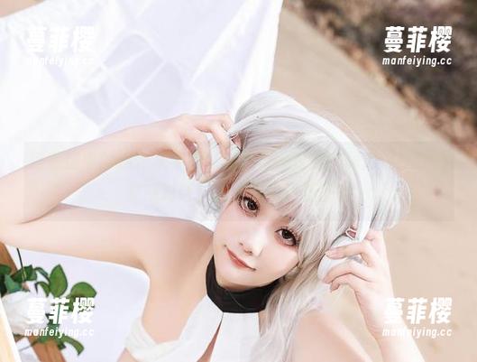 阿雪雪 这私房中的连体水手服,阿雪雪一定是在跟海浪少女的灵感对话,我想我也听到了呢