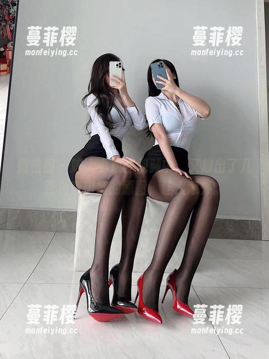 微密圈 - 陈大小姐在视频中，又放出了几张色彩斑斓的原图，让人意外。