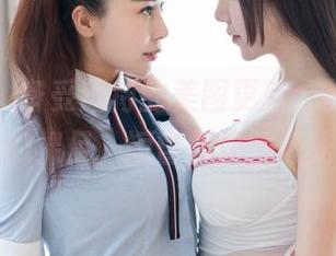 魅妍社 – 备受期待的美图更新，夏倪可ella的裸足，短暂却撩拨心弦。