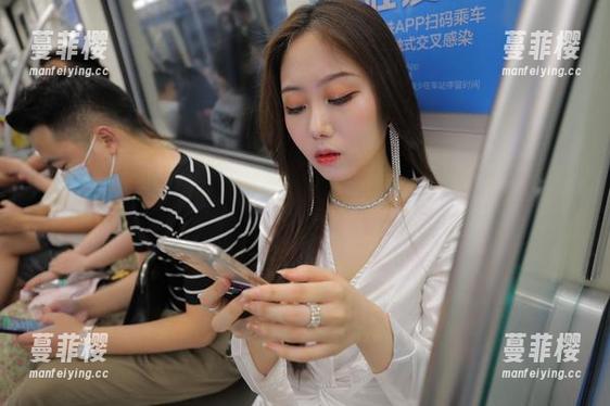 魔镜街拍：让你的腿都红了的高跟鞋，珍藏原图里的那个OL，绝了！